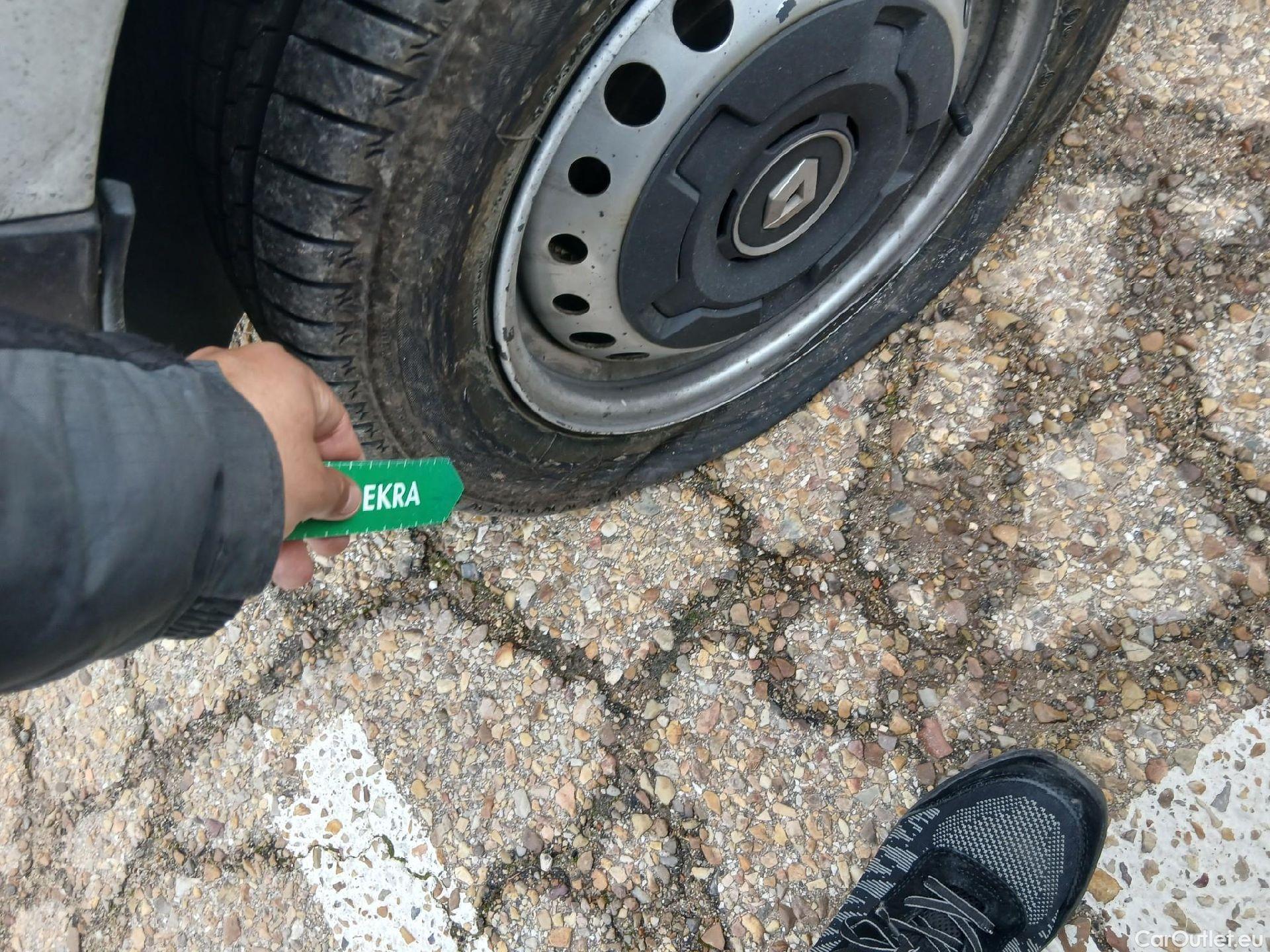  Renault  EXPRESS RENAULT  / 2021 / 4P / furgón derivado de turismo Confort 1.5 Blue dCi 70 kW (95 cv) #30