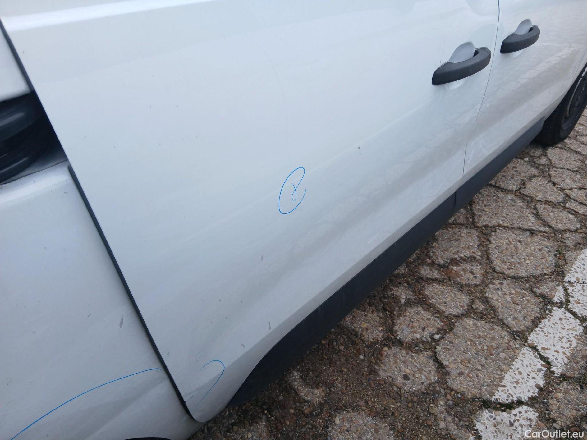  Renault  EXPRESS RENAULT  / 2021 / 4P / furgón derivado de turismo Confort 1.5 Blue dCi 70 kW (95 cv) #32