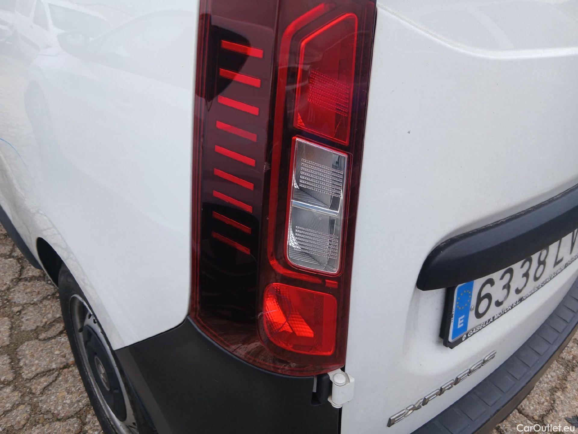  Renault  EXPRESS RENAULT  / 2021 / 4P / furgón derivado de turismo Confort 1.5 Blue dCi 70 kW (95 cv) #17