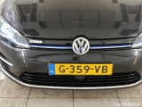 Volkswagen  Golf  Volkswagen E-DITION 2019 5d #5