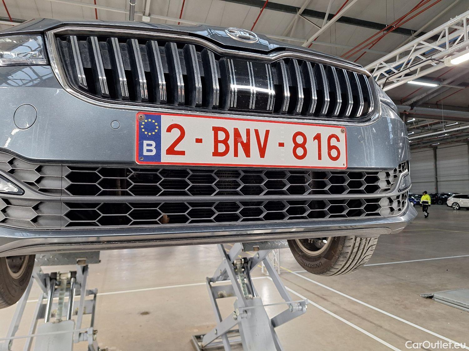  Skoda  Superb Skoda,  Combi FL'19, Skoda  Combi 2.0 CRTDI 90kW DSG7 Clever 5d #1