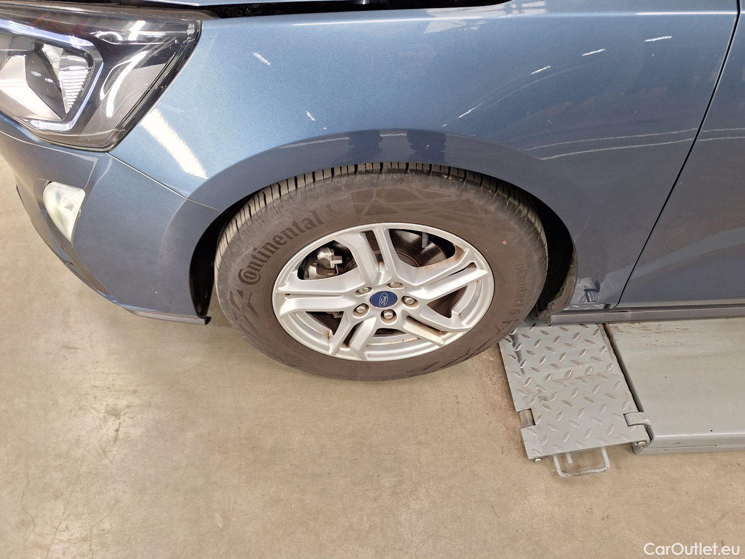  Ford  Focus Ford,  '18, Ford  1.0i EcoB. 74kW Trend Ed. Business 5d #14