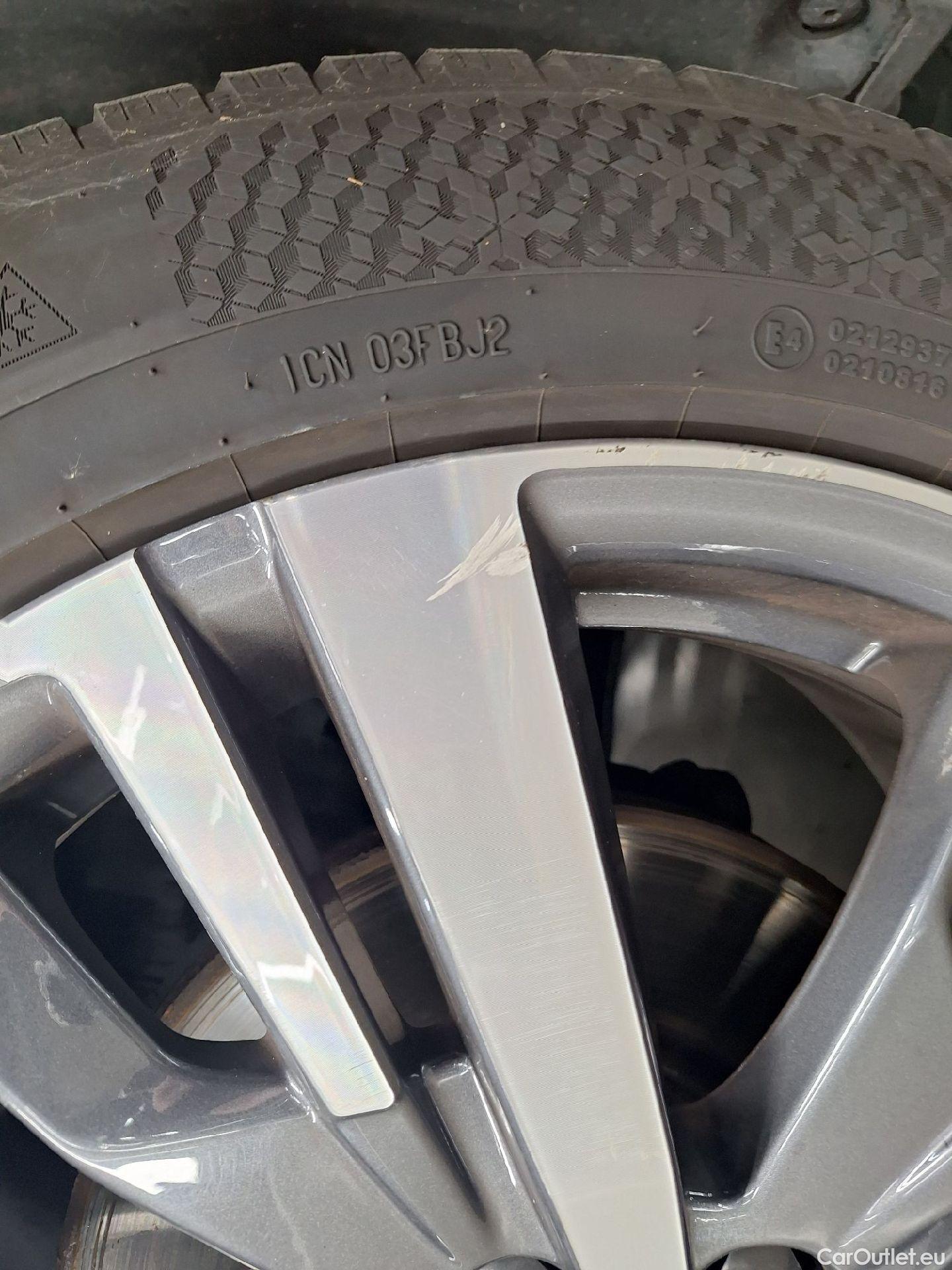  Peugeot  5008 Peugeot,  FL'20, Peugeot  1.2 PureTech 96kW S&S EAT8 Allure Pac #3