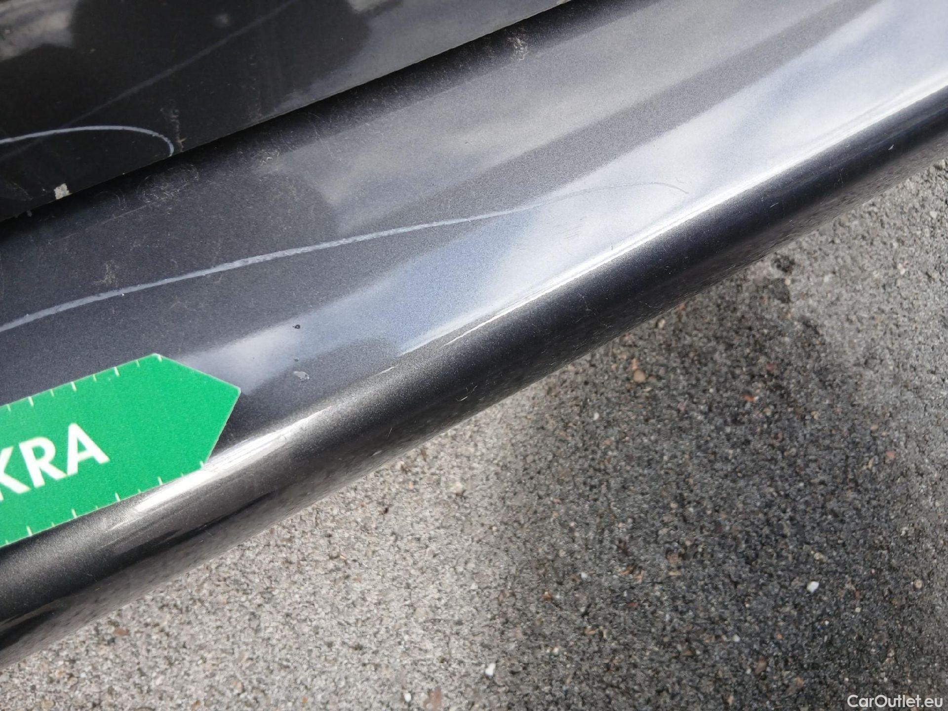  Opel  Combo OPEL  Life / 2018 / 5P / monovolumen compacto 1.2 T 96kW (130CV) S/S Elegance L Auto #16