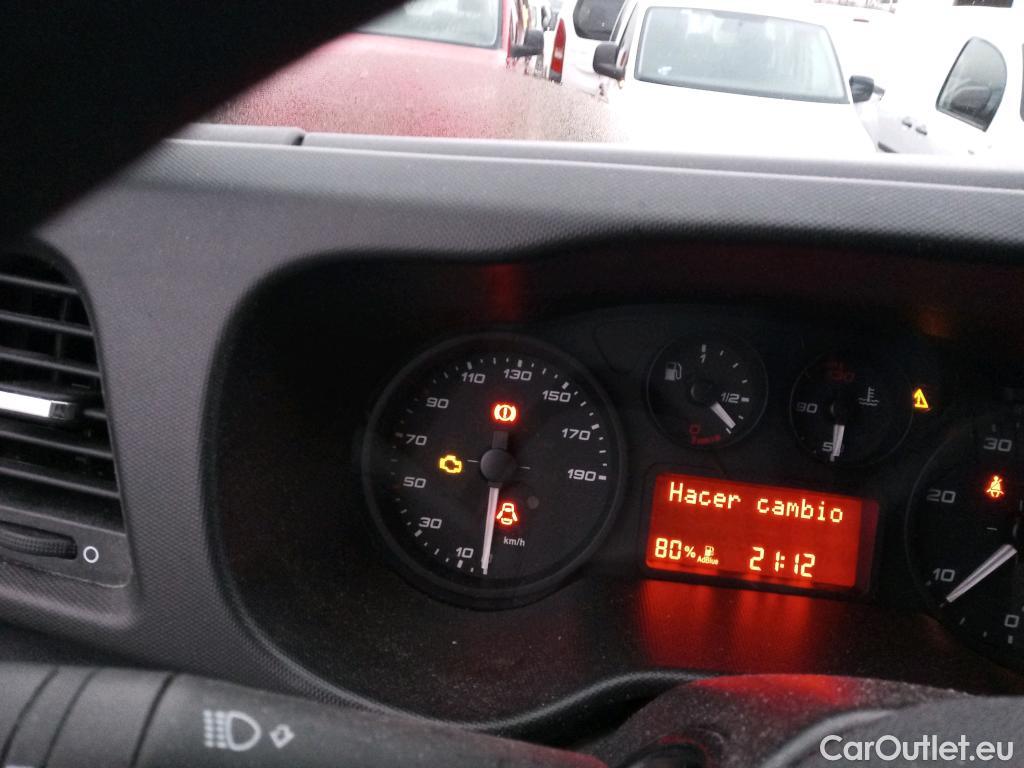  Iveco  Daily IVECO  / 2019 / 4P / furgón 2.3 TD 35S 12 V 3520L/H3 13,4 M3 #23