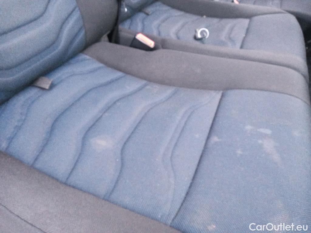  Iveco  Daily IVECO  / 2019 / 4P / furgón 2.3 TD 35S 12 V 3520L/H3 13,4 M3 #19