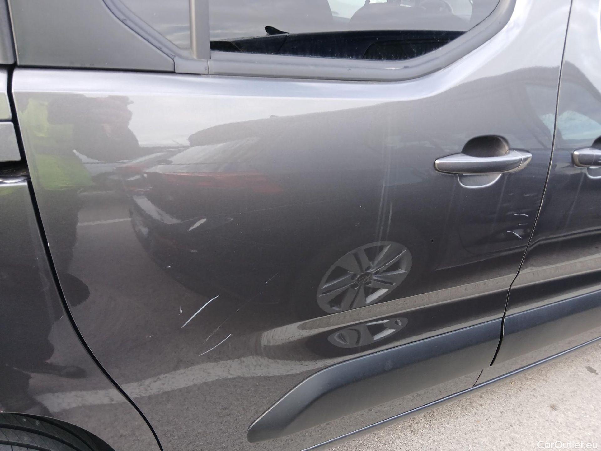  Opel  Combo OPEL  Life / 2018 / 5P / monovolumen compacto 1.2 T 96kW (130CV) S/S Elegance L Auto #21