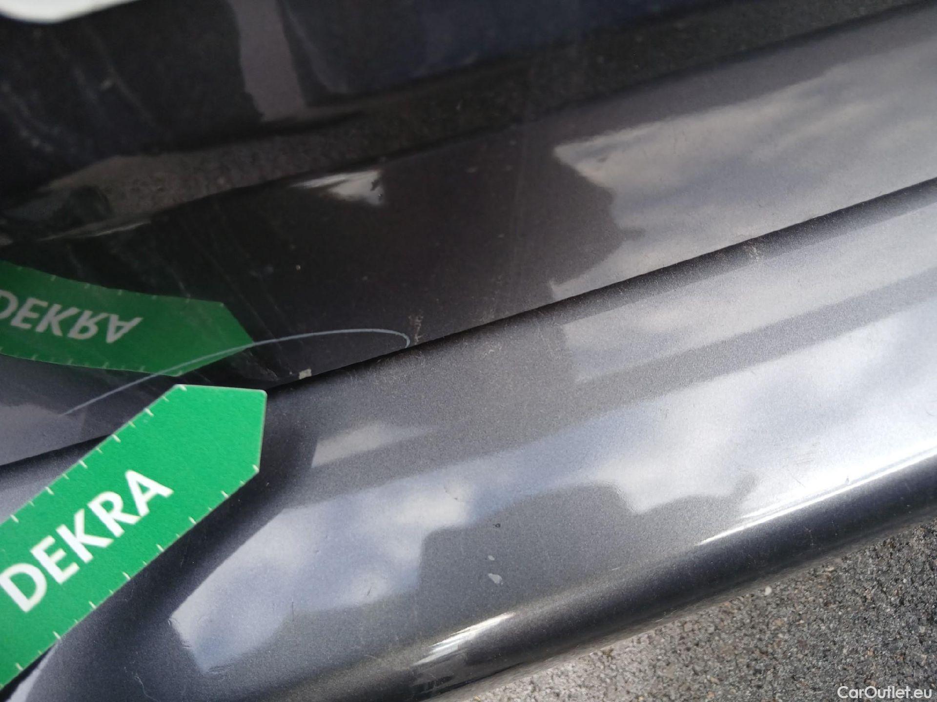  Opel  Combo OPEL  Life / 2018 / 5P / monovolumen compacto 1.2 T 96kW (130CV) S/S Elegance L Auto #15