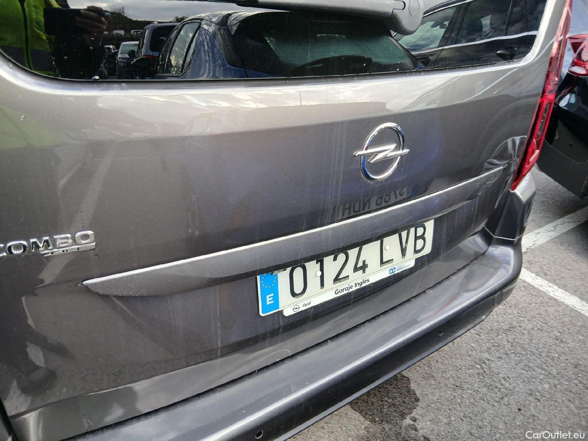  Opel  Combo OPEL  Life / 2018 / 5P / monovolumen compacto 1.2 T 96kW (130CV) S/S Elegance L Auto #14
