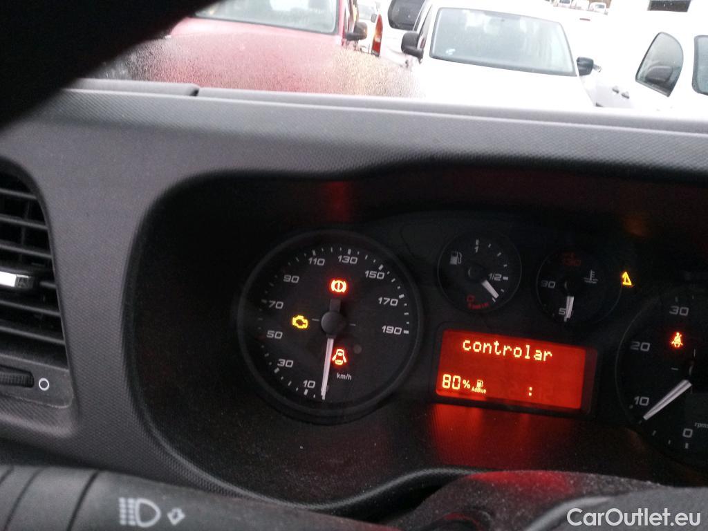  Iveco  Daily IVECO  / 2019 / 4P / furgón 2.3 TD 35S 12 V 3520L/H3 13,4 M3 #24