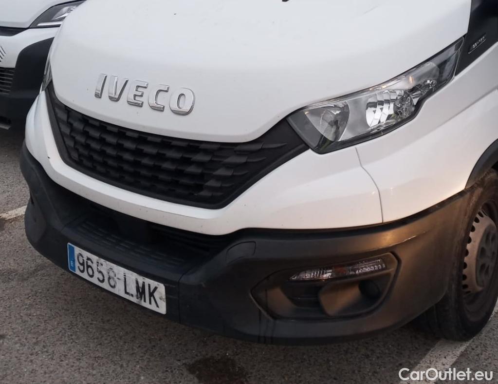  Iveco  Daily IVECO  / 2019 / 4P / furgón 2.3 TD 35S 12 V 3520L/H3 13,4 M3 #22