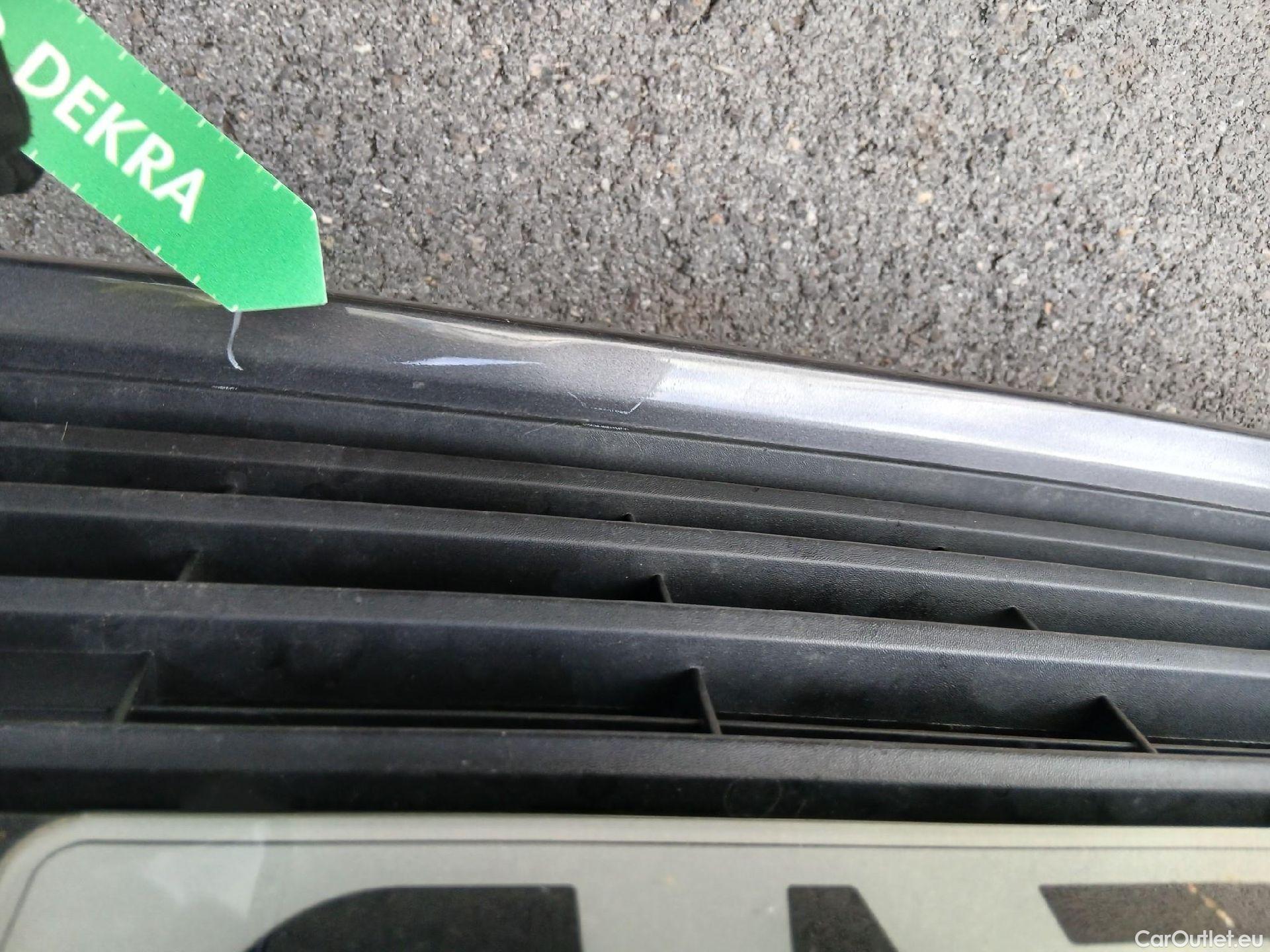  Opel  Combo OPEL  Life / 2018 / 5P / monovolumen compacto 1.2 T 96kW (130CV) S/S Elegance L Auto #10