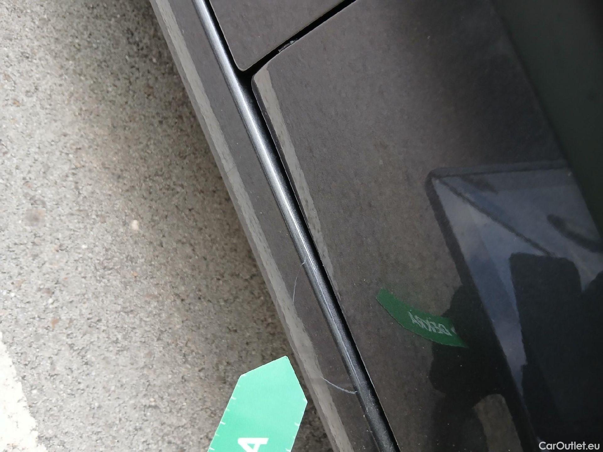  Opel  Combo OPEL  Life / 2018 / 5P / monovolumen compacto 1.2 T 96kW (130CV) S/S Elegance L Auto #13