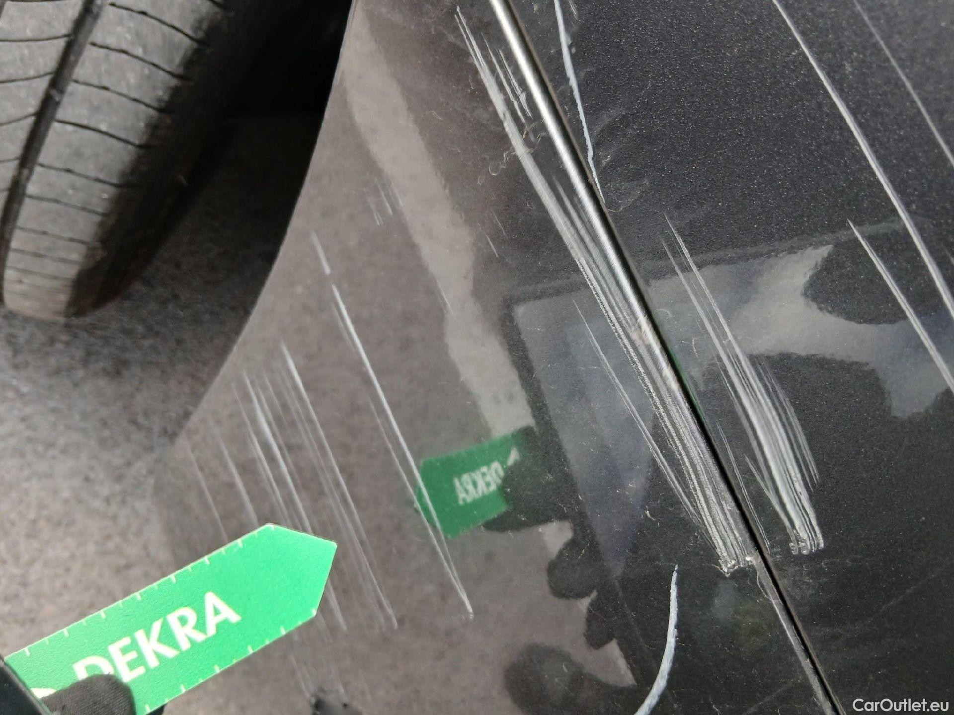  Opel  Combo OPEL  Life / 2018 / 5P / monovolumen compacto 1.2 T 96kW (130CV) S/S Elegance L Auto #9