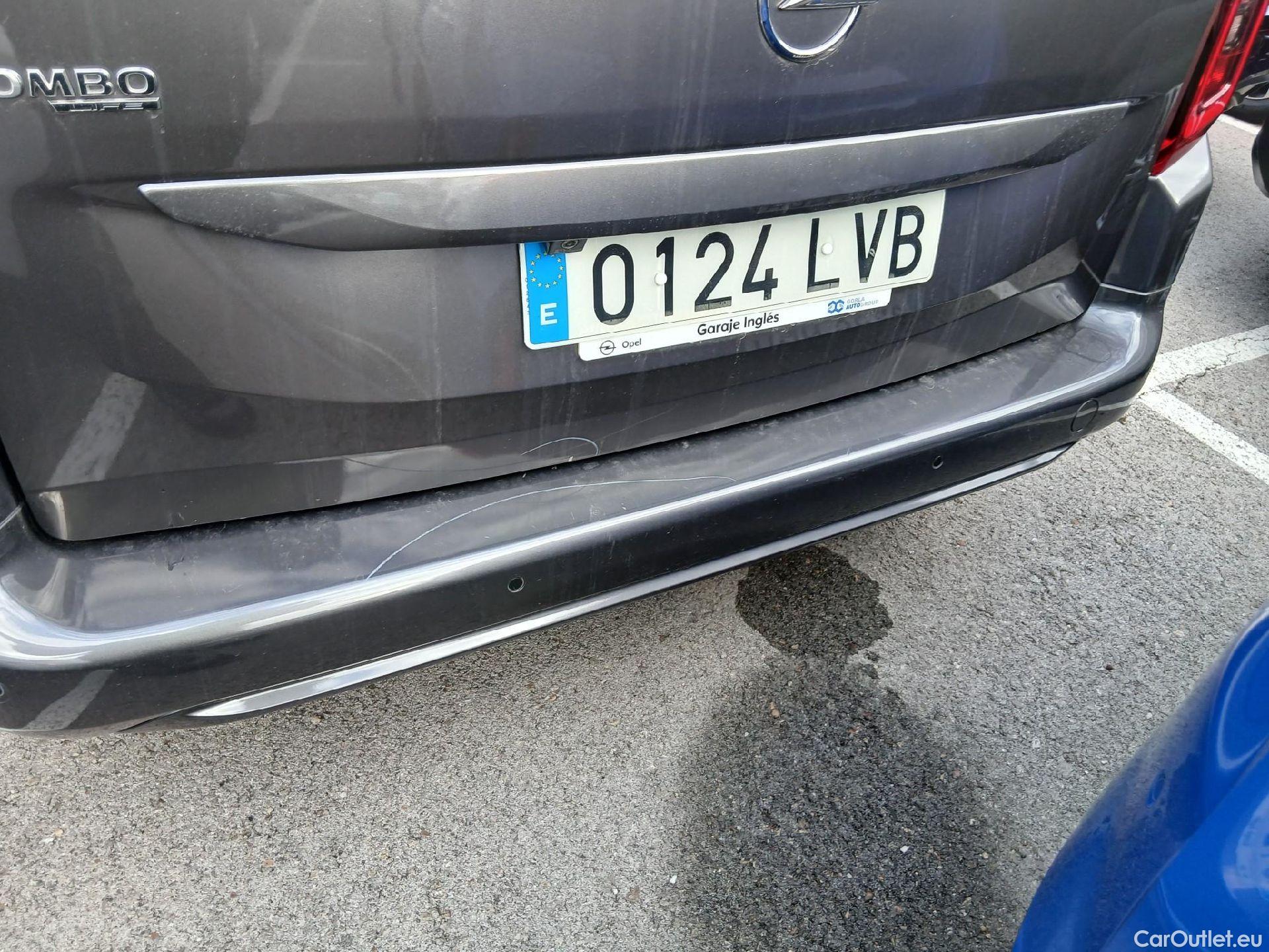  Opel  Combo OPEL  Life / 2018 / 5P / monovolumen compacto 1.2 T 96kW (130CV) S/S Elegance L Auto #17