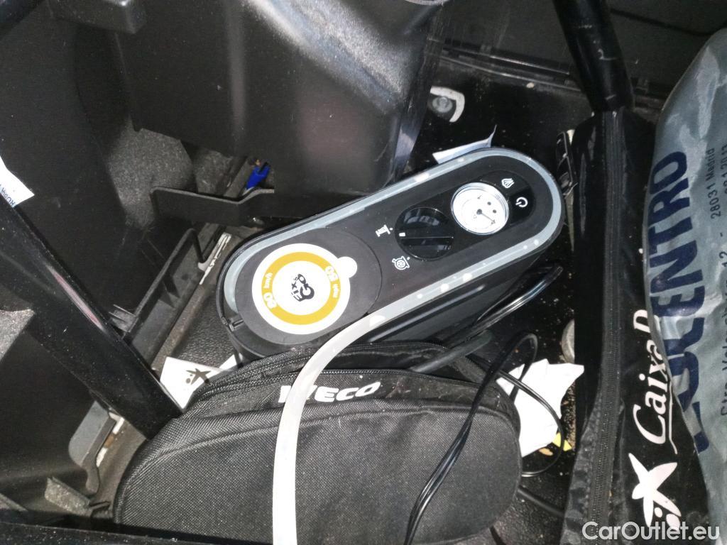  Iveco  Daily IVECO  / 2019 / 4P / furgón 2.3 TD 35S 12 V 3520L/H3 13,4 M3 #13