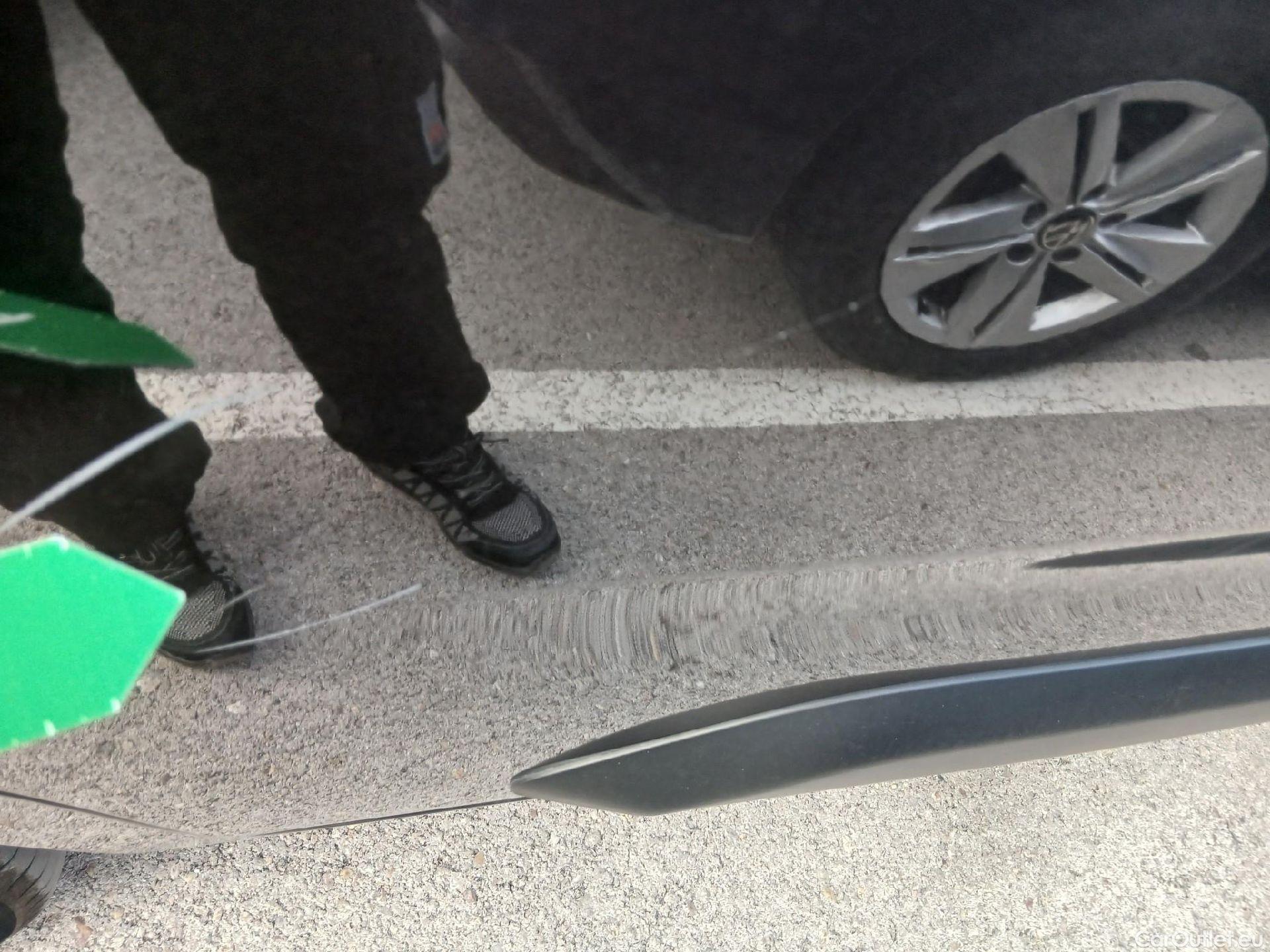  Opel  Combo OPEL  Life / 2018 / 5P / monovolumen compacto 1.2 T 96kW (130CV) S/S Elegance L Auto #20