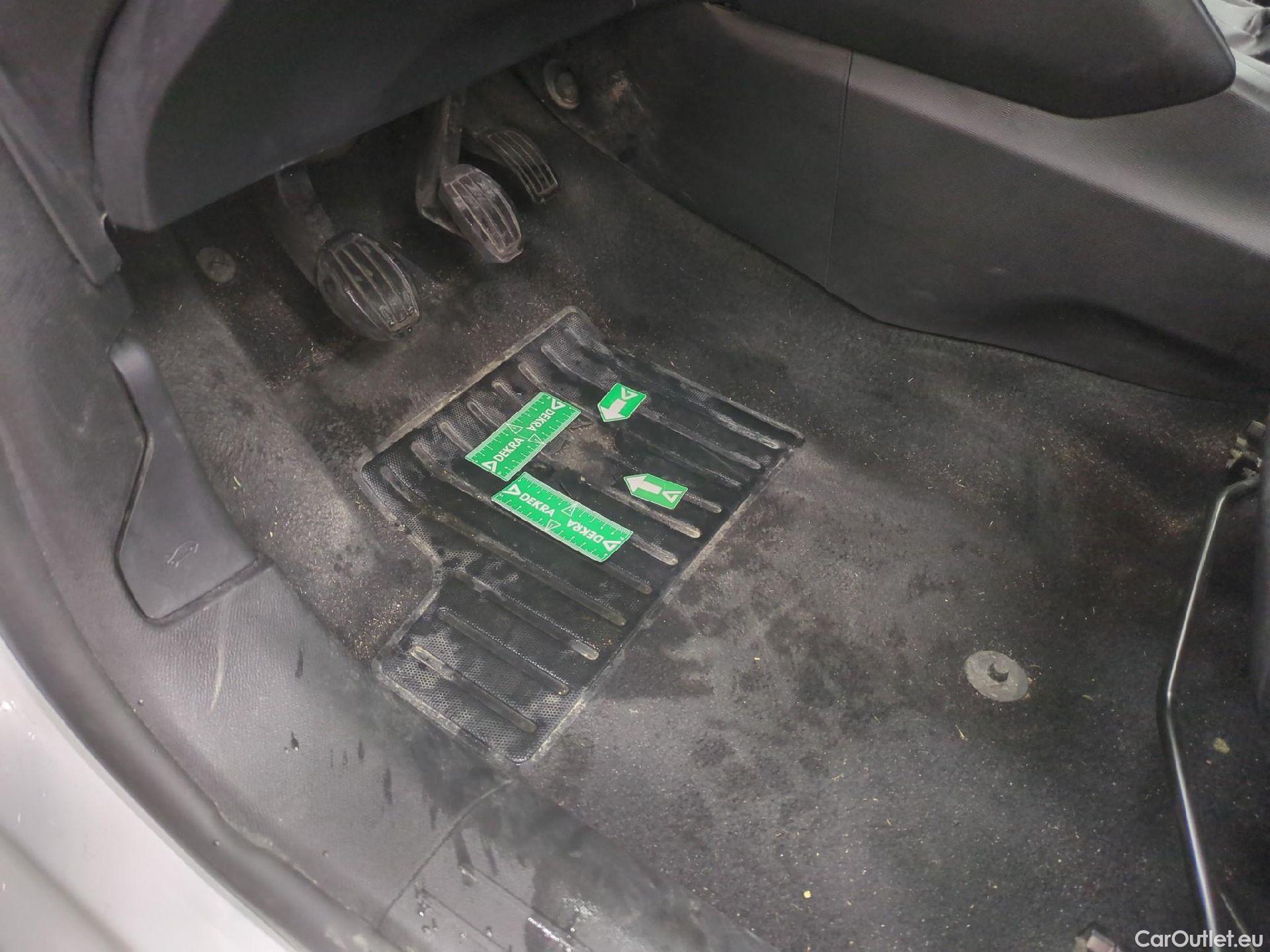  Peugeot  208  Premium 1.5 HDi 100CV BVM6 E6d #16