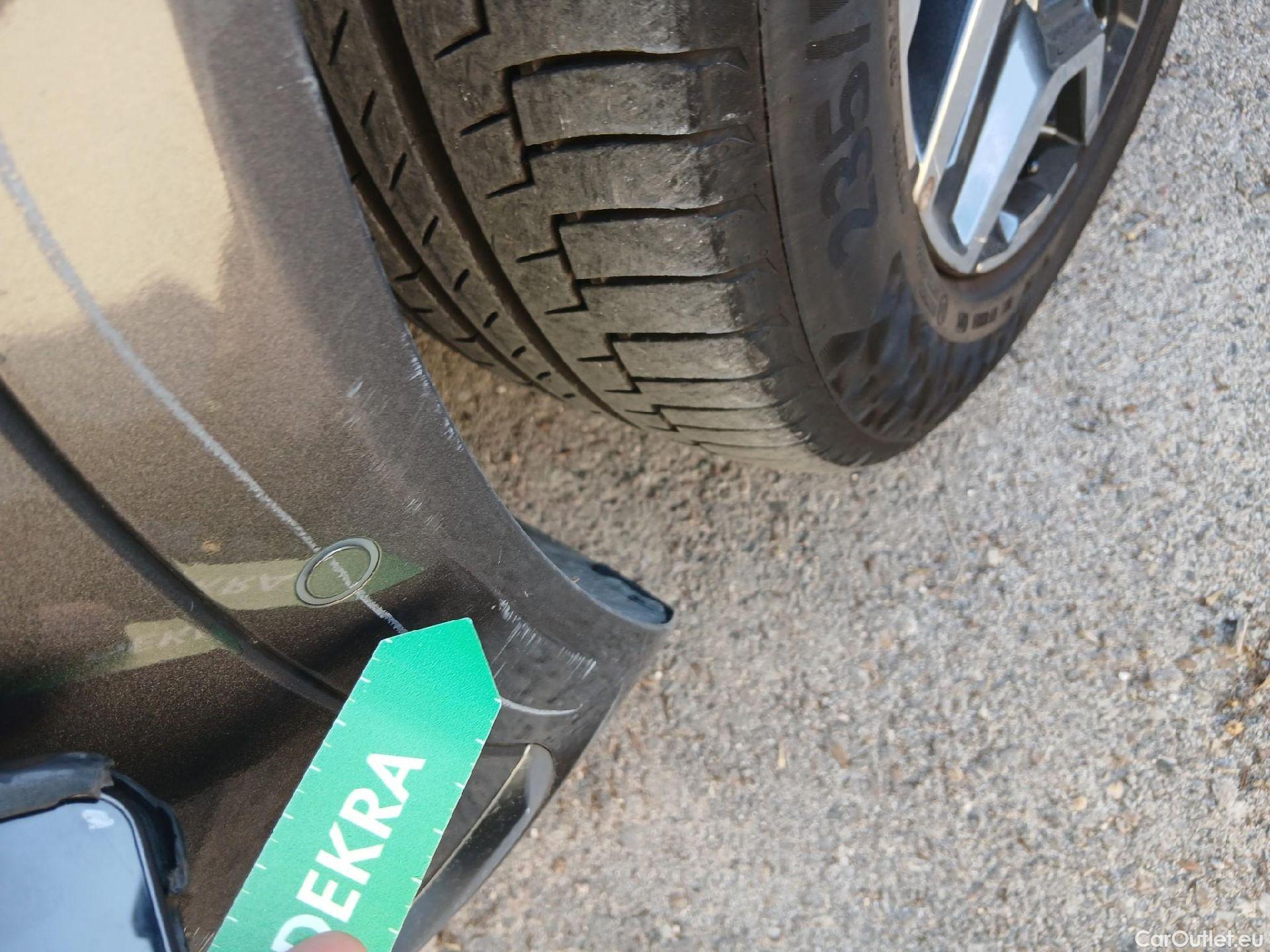  Hyundai  Santa Fe HYUNDAI  / 2021 / 5P / todoterreno 1.6 TGDi PHEV Style Auto 4x4 #9