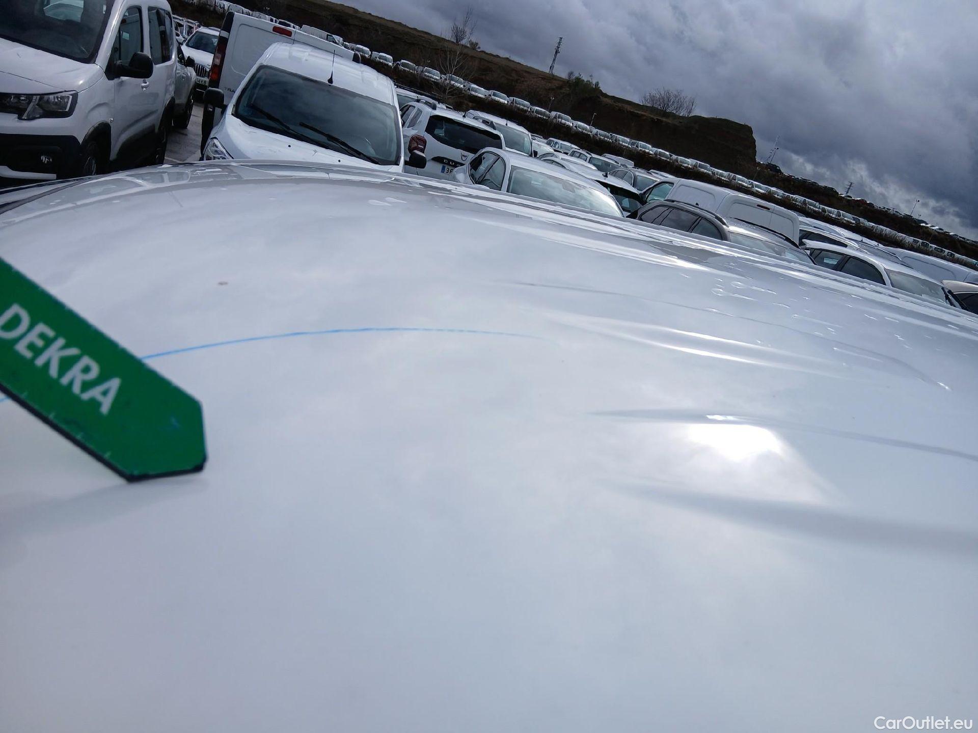  Toyota  RAV4 TOYOTA  / 2018 / 5P / todoterreno 2.5l 220H Business #22