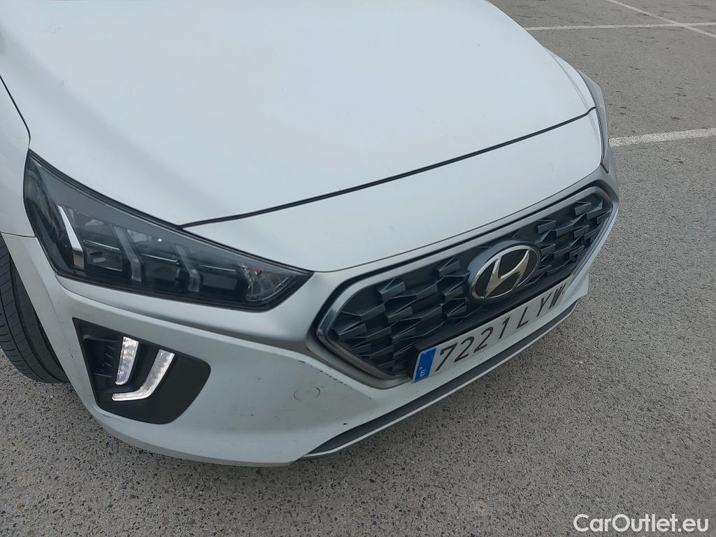  Hyundai   Ioniq HYUNDAI / 2019 / 5P / berlina con portón 1.6 GDI HEV Tecno DCT #22