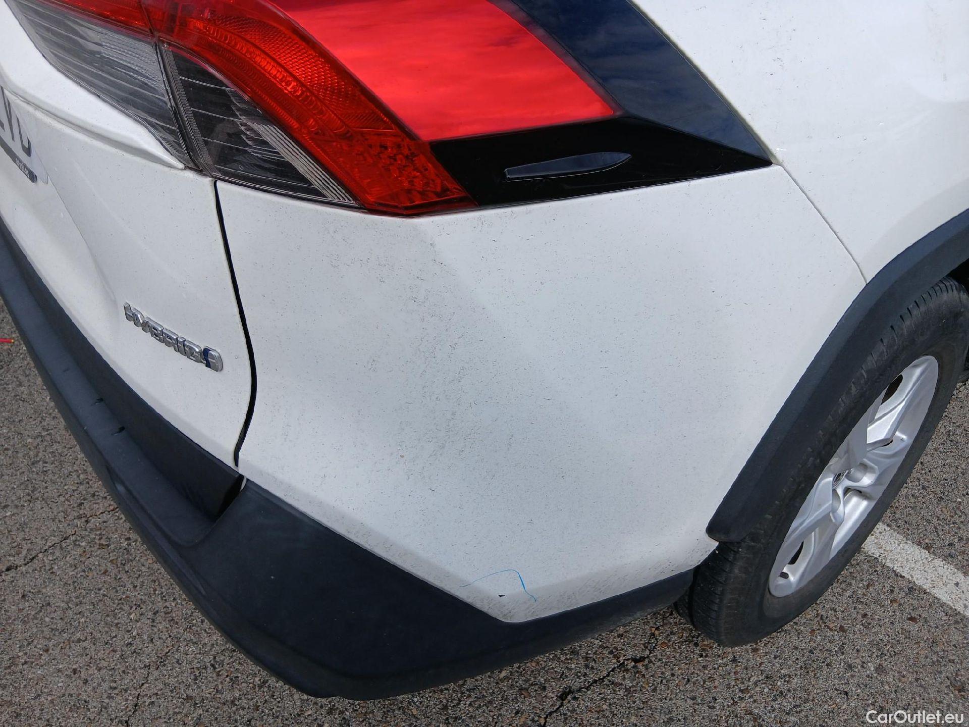  Toyota  RAV4 TOYOTA  / 2018 / 5P / todoterreno 2.5l 220H Business #16