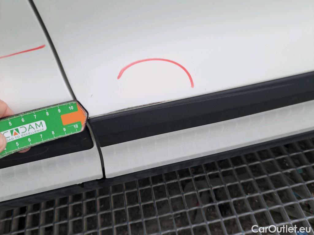  KIA  Niro KIA  / 2019 / 5P / crossover 1.6 GDi HEV 104kW (141CV) Drive #17