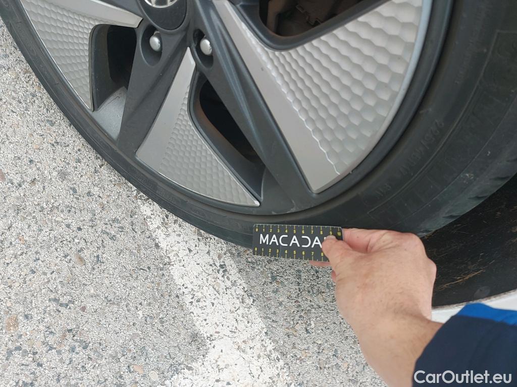  Hyundai   Ioniq HYUNDAI / 2019 / 5P / berlina con portón 1.6 GDI HEV Tecno DCT #11