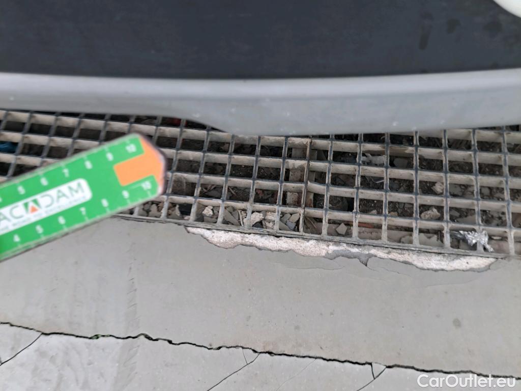  KIA  Niro KIA  / 2019 / 5P / crossover 1.6 GDi HEV 104kW (141CV) Drive #50