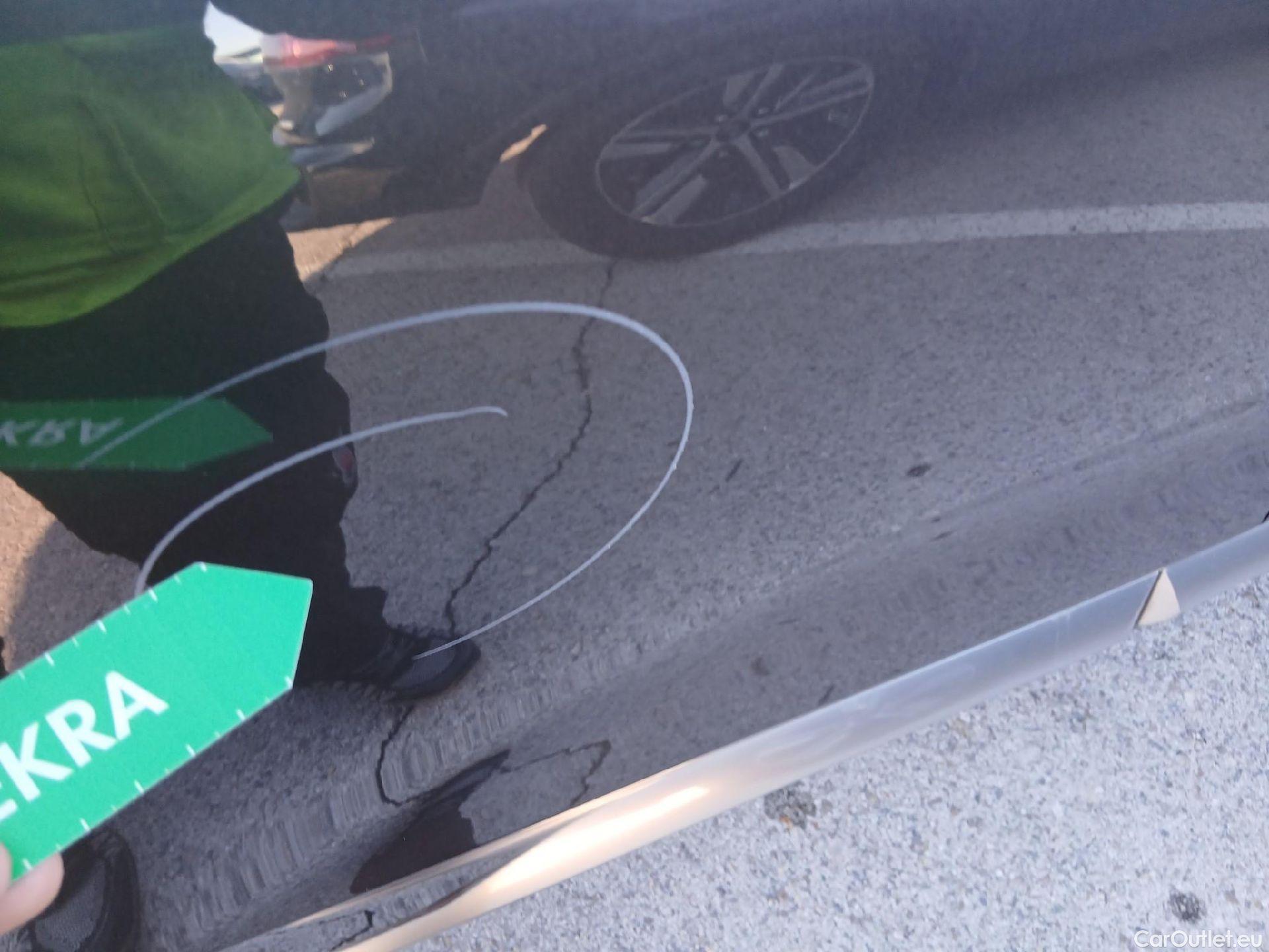  Hyundai  Santa Fe HYUNDAI  / 2021 / 5P / todoterreno 1.6 TGDi PHEV Style Auto 4x4 #23