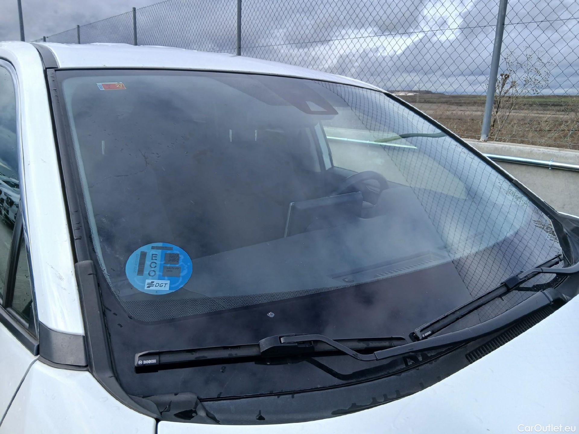  Toyota  RAV4 TOYOTA  / 2018 / 5P / todoterreno 2.5l 220H Business #3