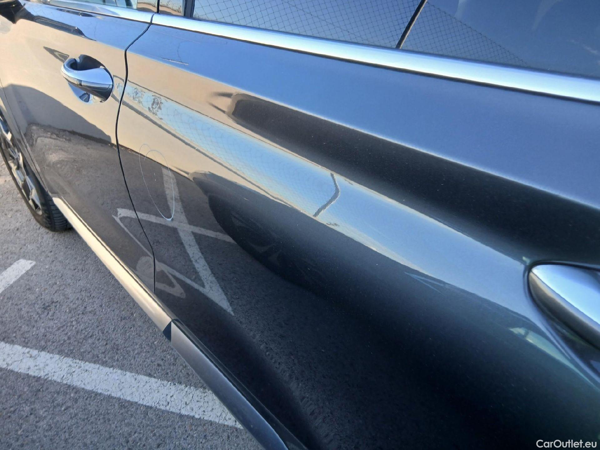  Hyundai  Santa Fe HYUNDAI  / 2021 / 5P / todoterreno 1.6 TGDi PHEV Style Auto 4x4 #17