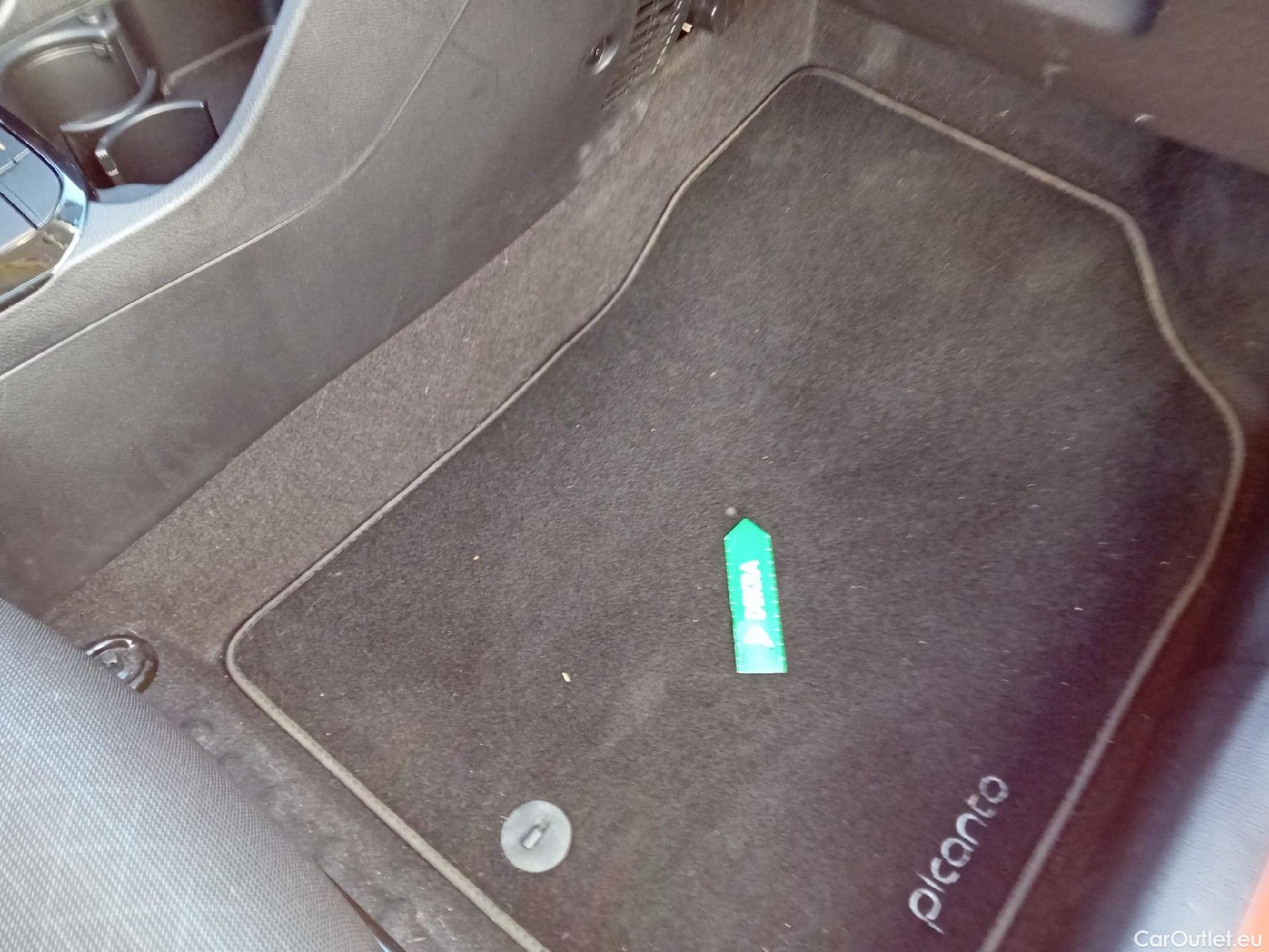  KIA  Picanto KIA  / 2020 / 5P / berlina con portón 1.0 DPi 49kW (67CV) Concept Pack Comfort #3