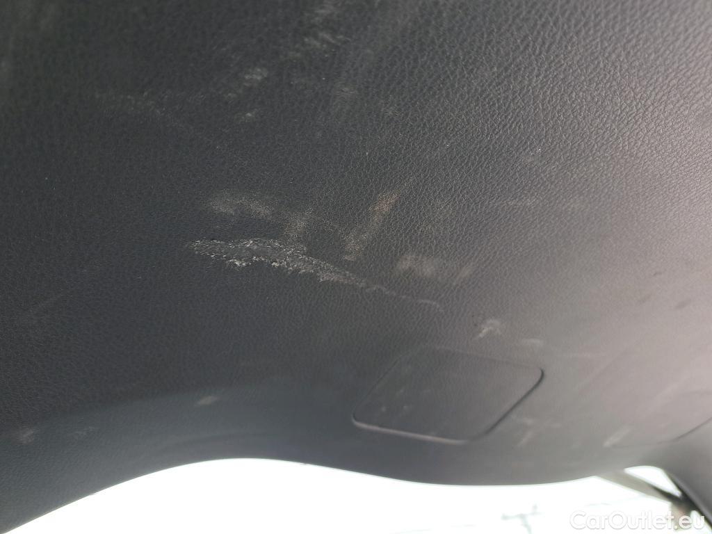  Toyota  C-HR TOYOTA  / 2016 / 5P / todoterreno 1.8 125H Advance (CX) #31