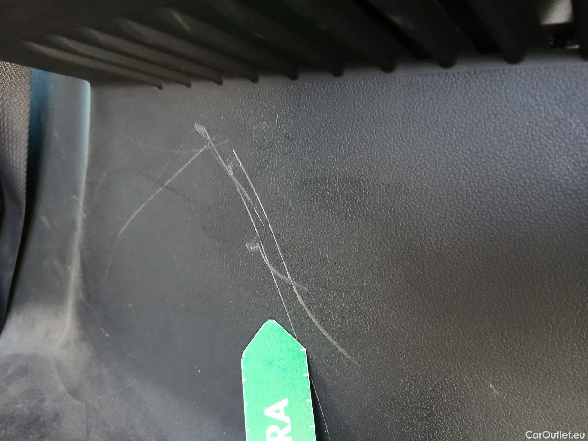  Hyundai  Tucson HYUNDAI  / 2020 / 5P / todoterreno 1.6 TGDI 169kW HEV Tecno Auto 2C #25