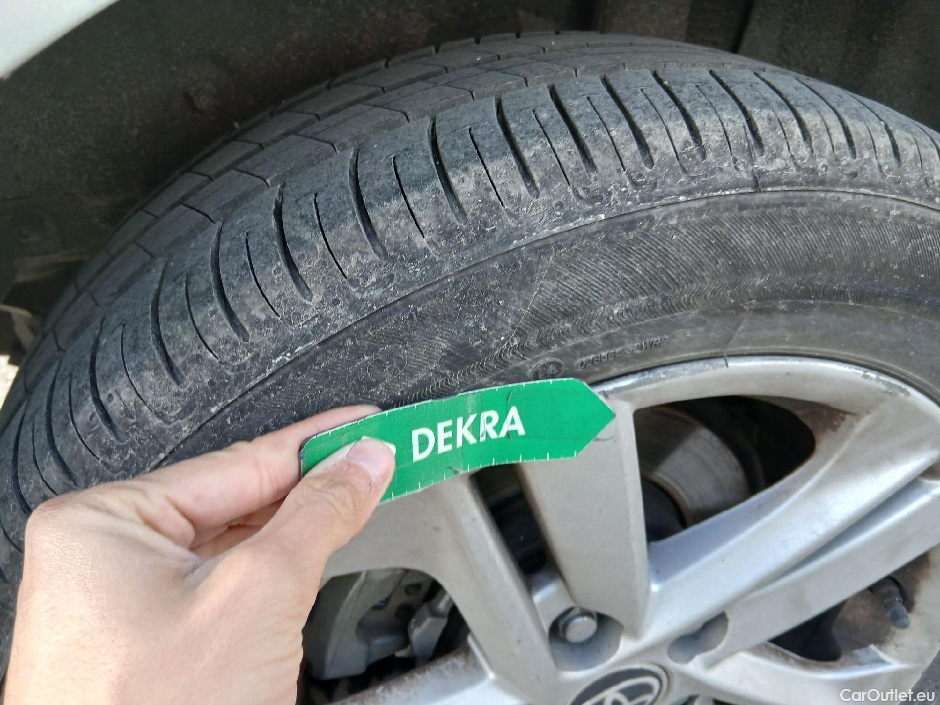  Toyota  Corolla TOYOTA  1.8 125H ACTIVE TECH E-CVT #29