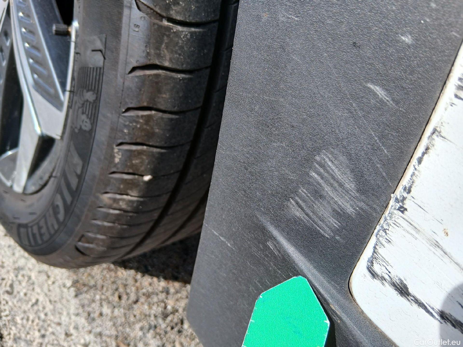  Hyundai  Tucson HYUNDAI  / 2020 / 5P / todoterreno 1.6 TGDI 169kW HEV Tecno Auto 2C #34