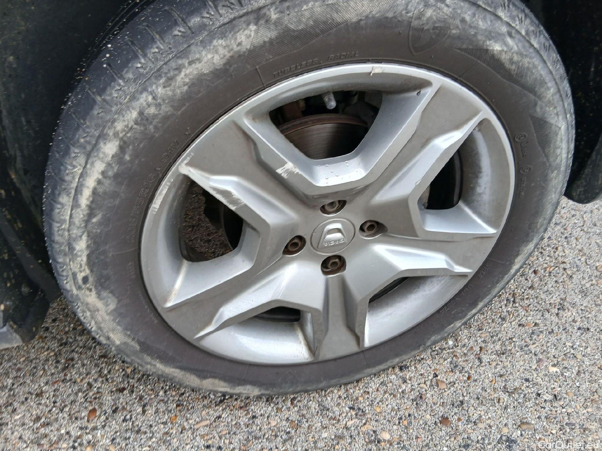  Dacia  Sandero DACIA  / 2016 / 5P / berlina con portón Stepway Essential Blue dCi 70kW (95CV) #30