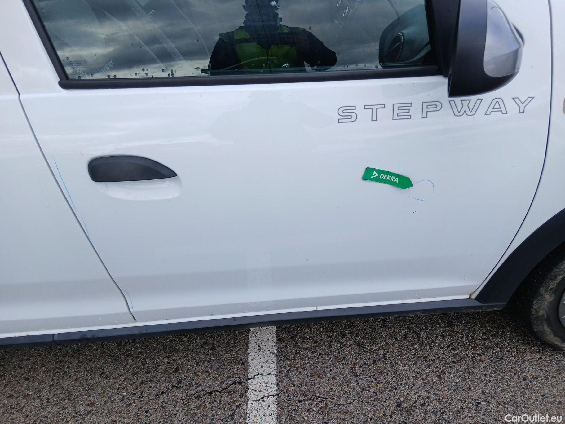  Dacia  Sandero DACIA  / 2016 / 5P / berlina con portón Stepway Essential Blue dCi 70kW (95CV) #29