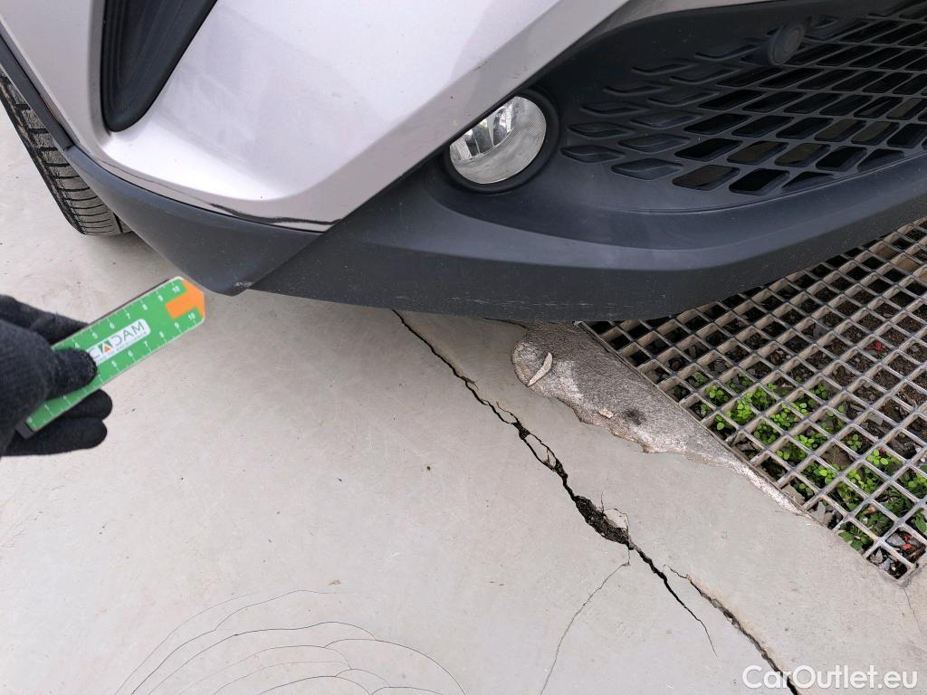  Toyota  C-HR TOYOTA  / 2016 / 5P / todoterreno 1.8 125H Advance (CX) #28