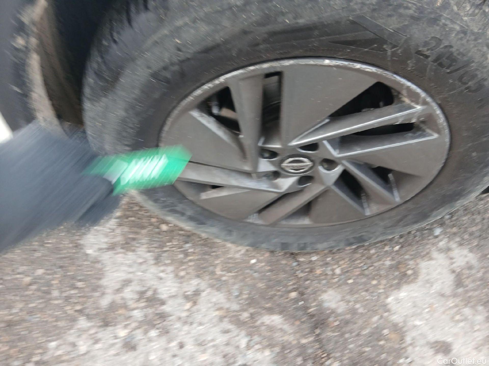  Nissan  Qashqai NISSAN  / 2021 / 5P / todoterreno DIG-T 116kW (158CV) mHEV Xtronic Acenta (AC2) #30