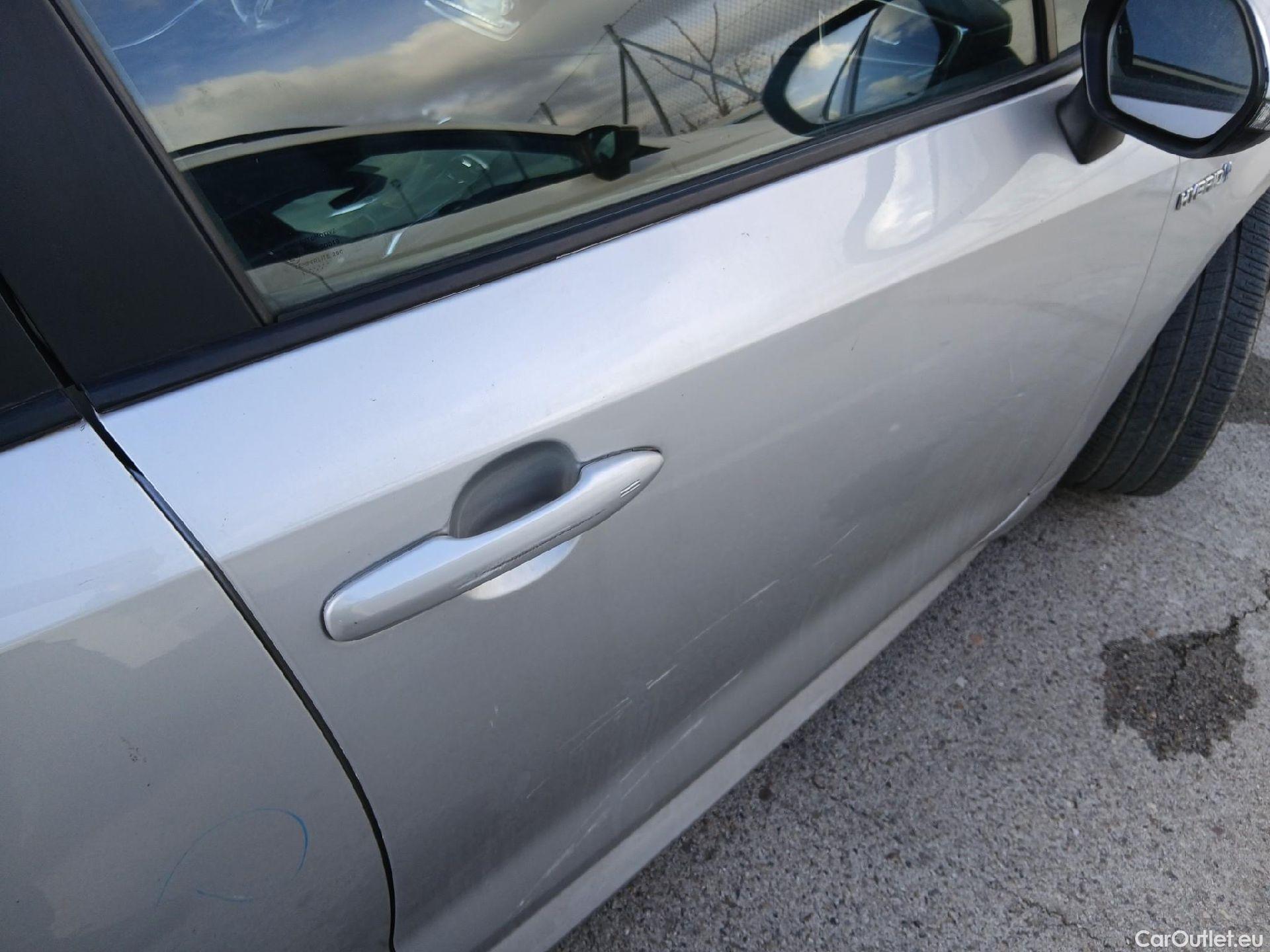  Toyota  Corolla TOYOTA  1.8 125H ACTIVE TECH E-CVT #38