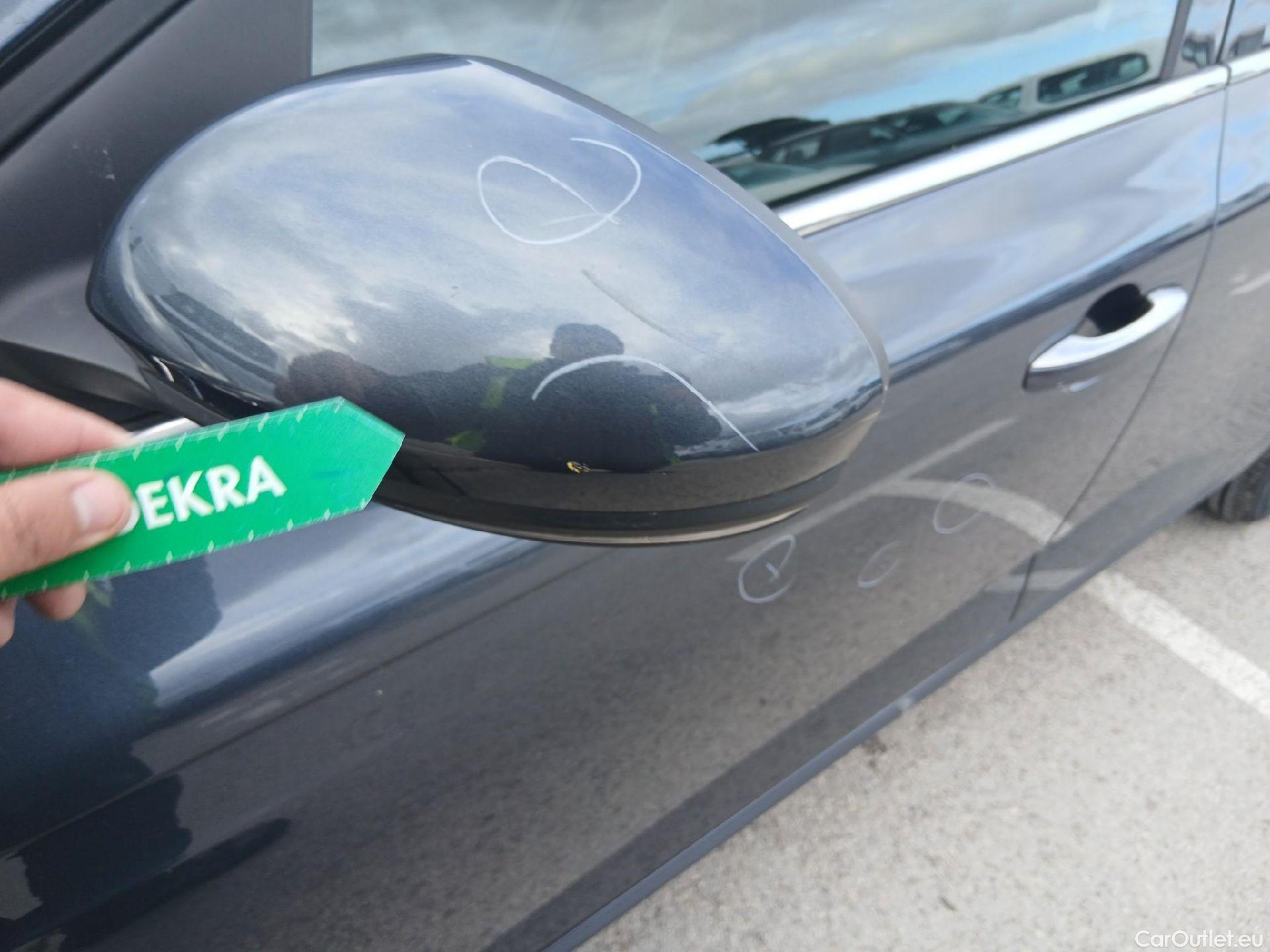  Renault  Megane RENAULT Mégane / 2020 / 5P / berlina con portón Zen Blue dCi 85 kW (115CV) #14