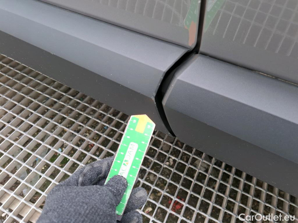  Toyota  C-HR TOYOTA  / 2016 / 5P / todoterreno 1.8 125H Advance (CX) #37