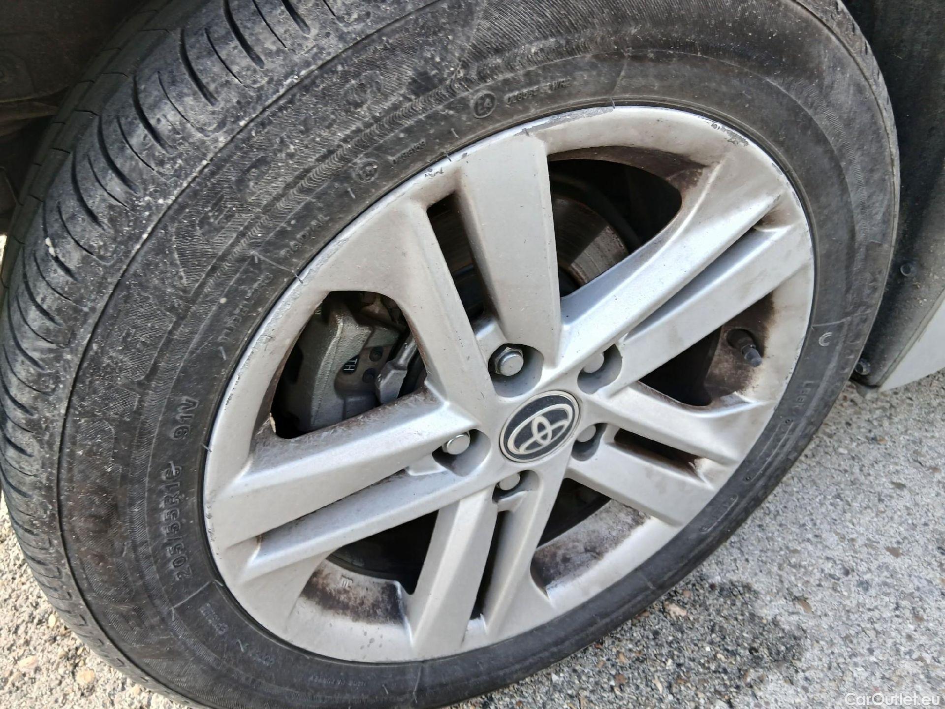  Toyota  Corolla TOYOTA  1.8 125H ACTIVE TECH E-CVT #28