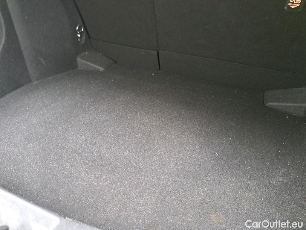  Toyota  C-HR TOYOTA  / 2016 / 5P / todoterreno 1.8 125H Advance (CX) #23