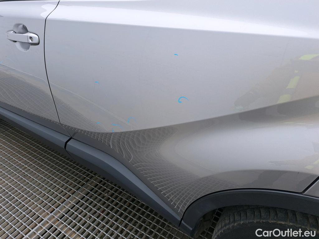  Toyota  C-HR TOYOTA  / 2016 / 5P / todoterreno 1.8 125H Advance (CX) #16