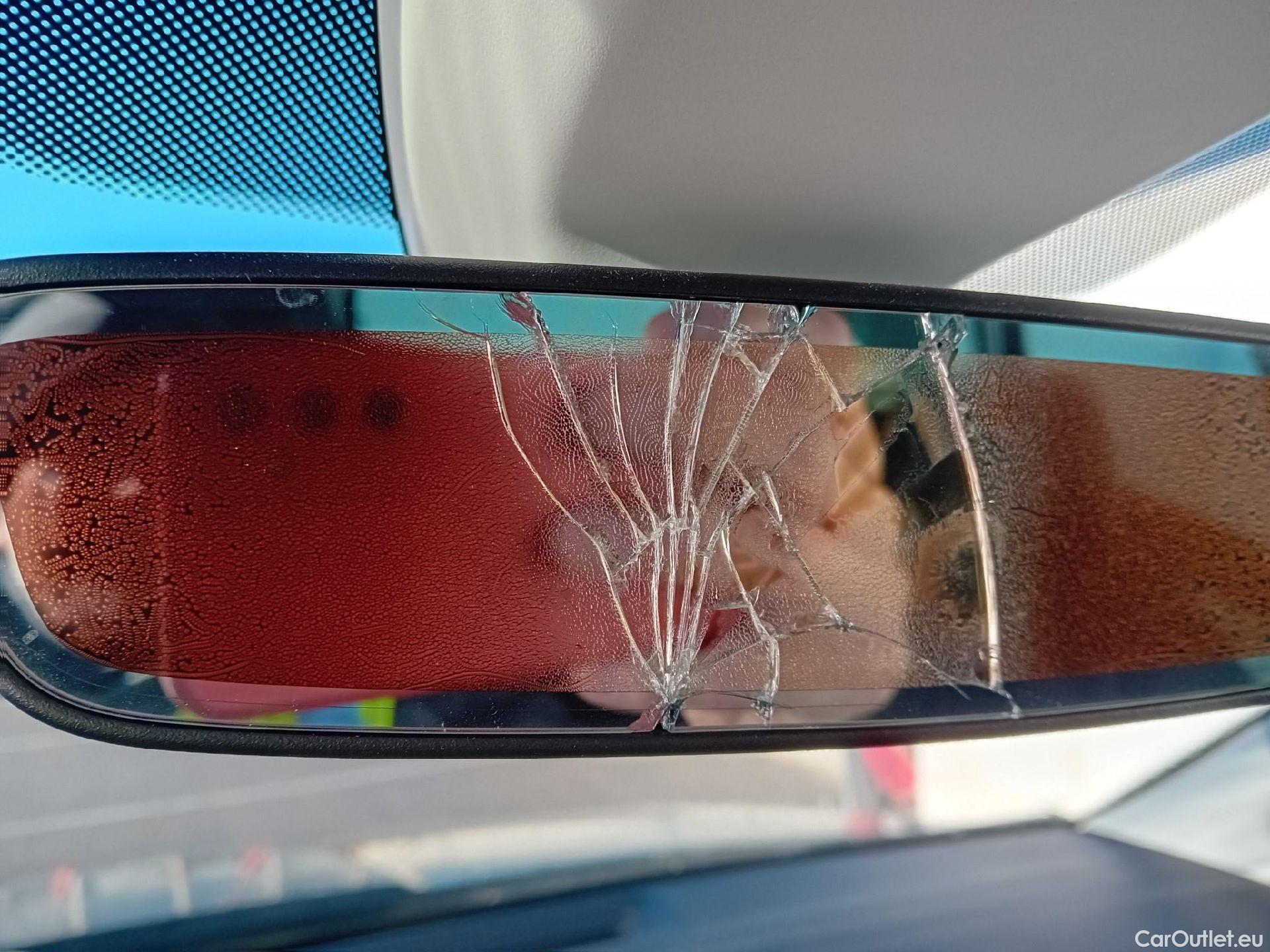  Skoda  Karoq SKODA  / 2021 / 5P / todoterreno 2.0 TDI 85kW (115CV) Ambition (AC) #3