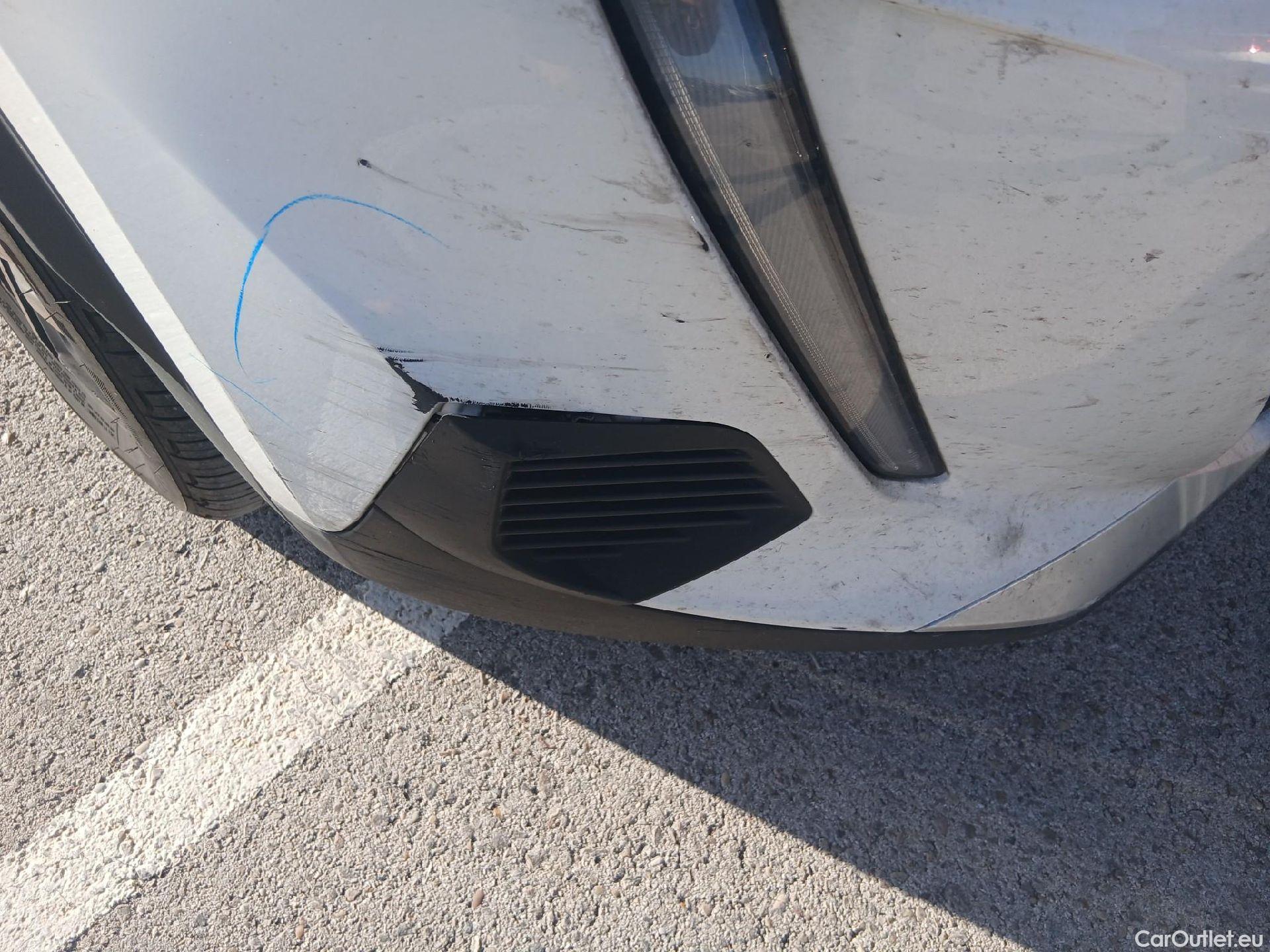  Peugeot  2008 PEUGEOT  / 2019 / 5P / todoterreno Allure BlueHDI 81kW (110CV) #8