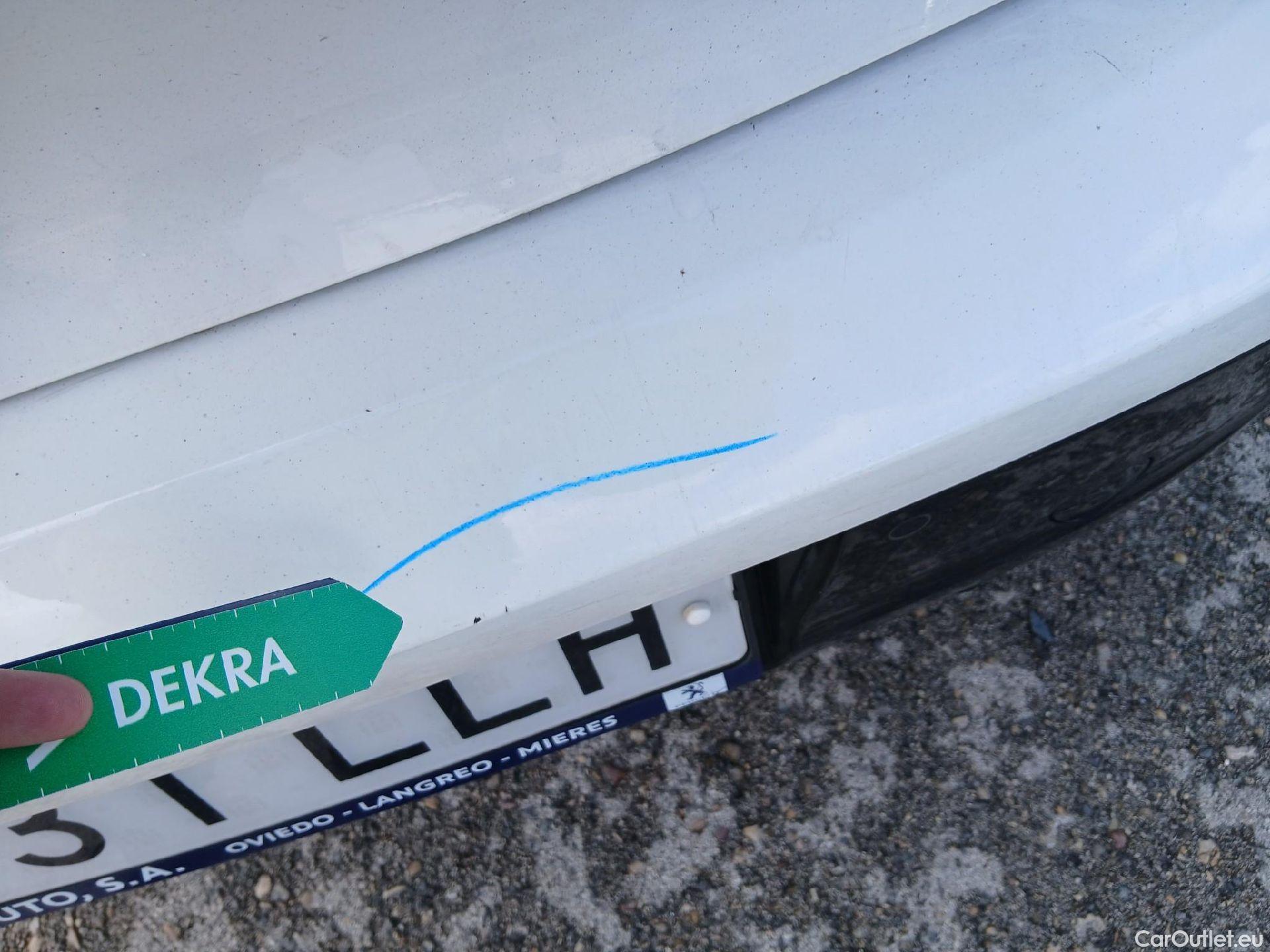  Peugeot  208 PEUGEOT  / 2019 / 5P / berlina con portón PureTech 73kW (100CV) Allure (CX) #8